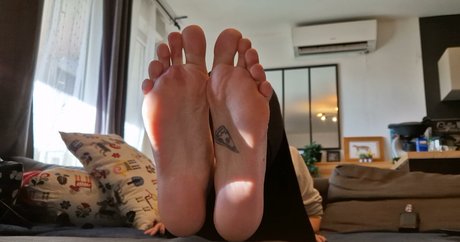 Livie Feet model beautiful picture