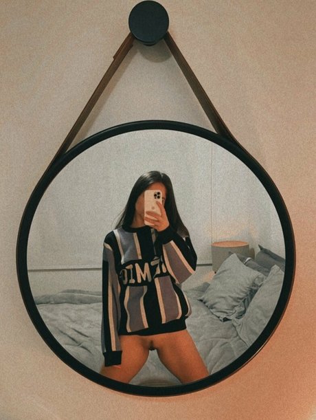 Julieta Baldon nude model picture