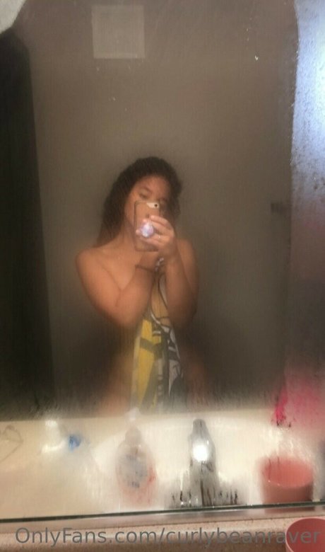 Curlybeanraver sexy actress archive