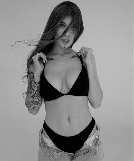 Rich Roxy high quality star pictures