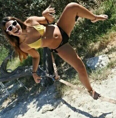 Aria Paria pornstar top img