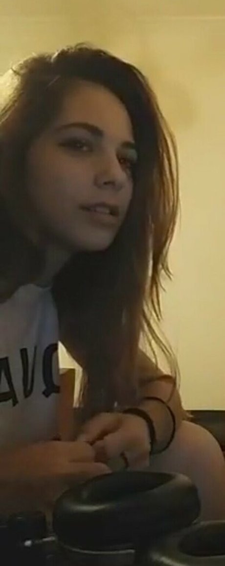 Aria Paria Quick photo