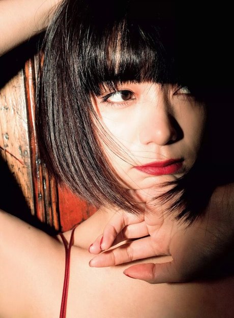 Elaiza Ikeda nice pornstar pics