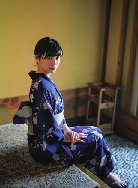 Elaiza Ikeda star nude img