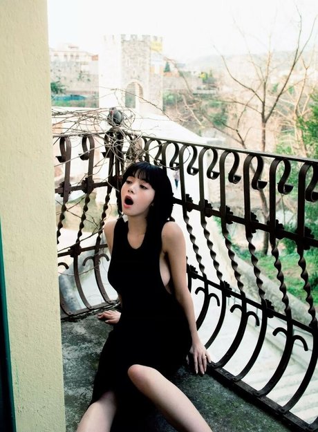 Elaiza Ikeda art model picture