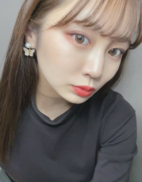 Kawakita Meisa erotic model images