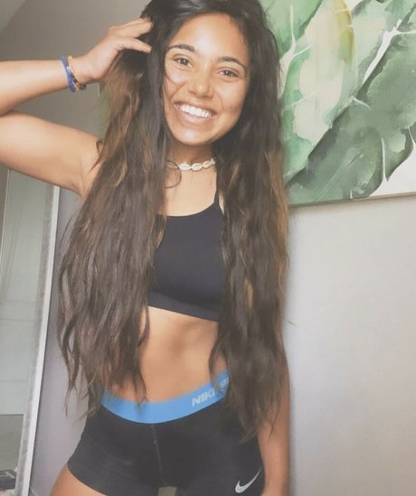 Shari G exclusive star image