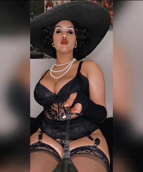 artsy doodle beautiful actress image