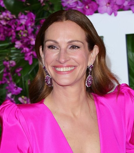 Julia Roberts adult actress photo