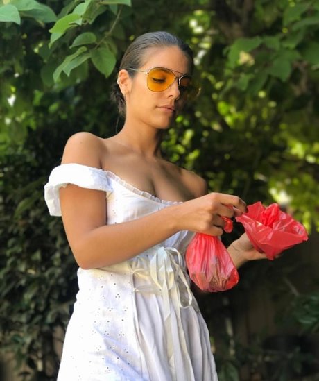 Caitlin Stasey nude actress archive