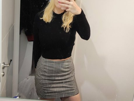 mineofyours art pornstar img