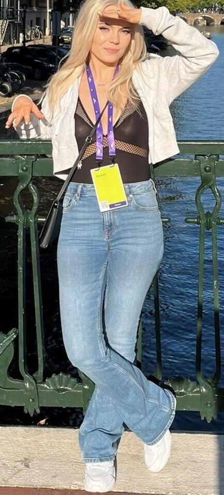 spin the wheel onlyfans beautiful photo