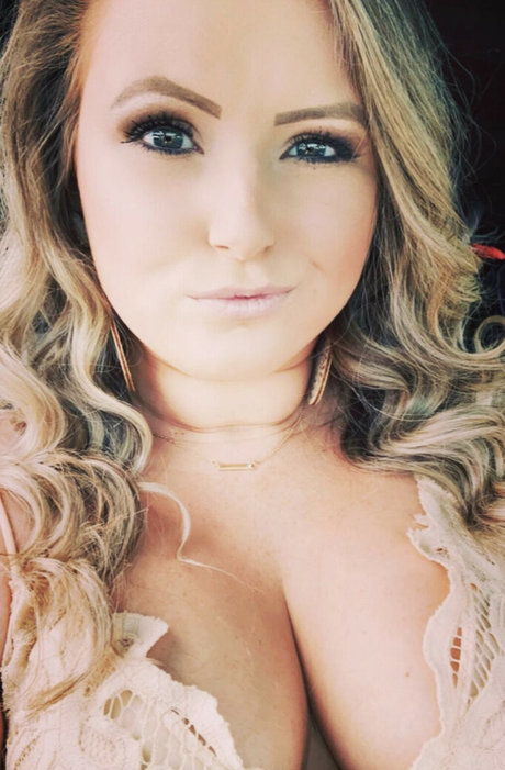 Babydoll0905 naked pornstar img