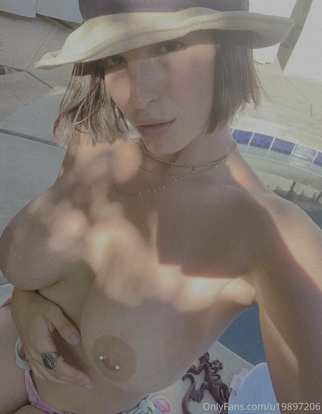 Antonella Shau pornstar hot photo