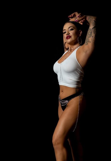 Shaul Guerrero art model image