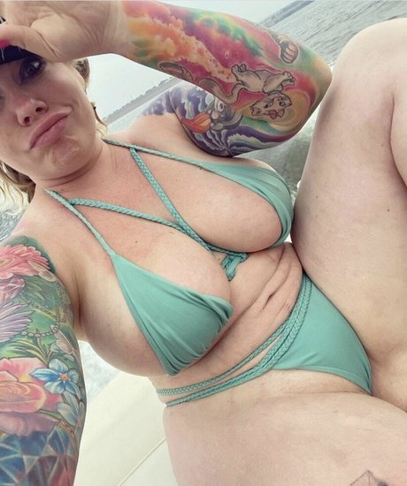 Miss lizzypink pornstar sexy pic