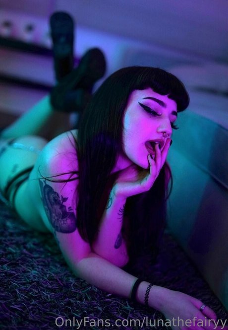 Lunathefairyy pornstar hd photo