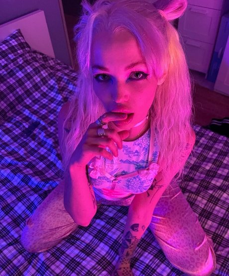 misscannabisss model xxx archive