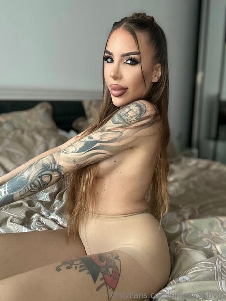 empty666vip star exclusive photos