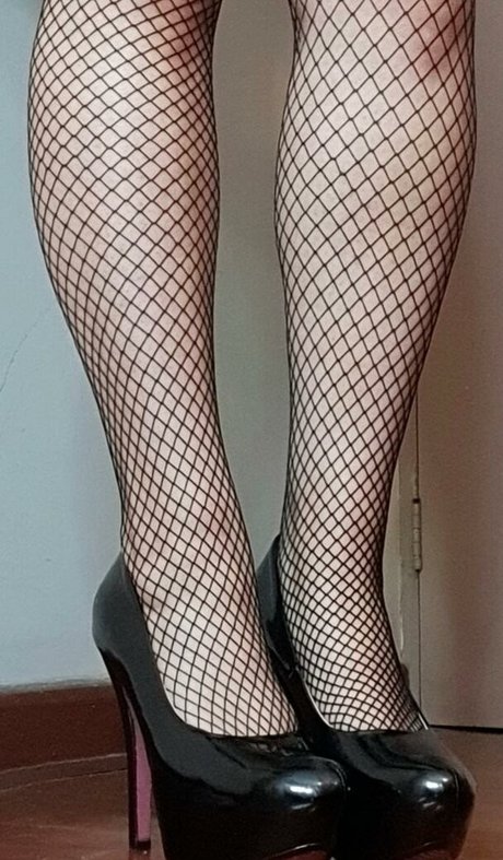 tiffs paradise pretty model gallery