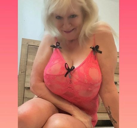 Sandie Lee star hot gallery