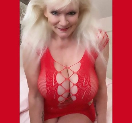 Sandie Lee pornstar sexy images