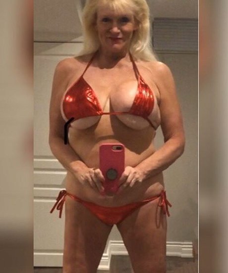 Sandie Lee free star image