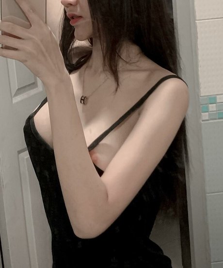 Hwanyen model free pics