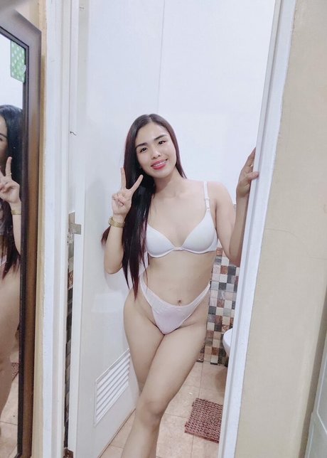 Moniica Hija adult actress galleries