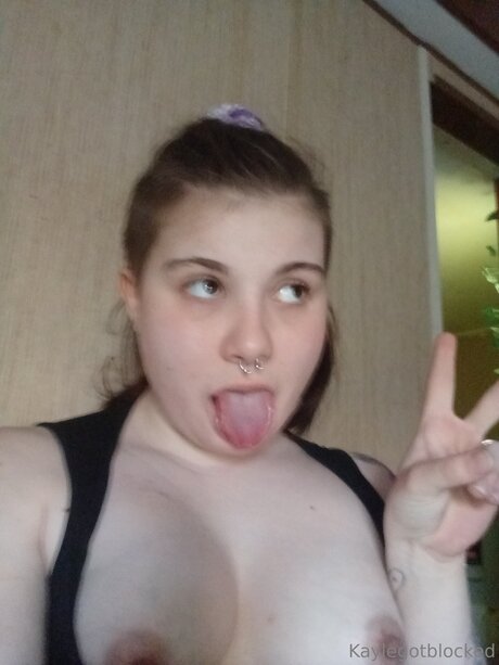 Kaylegotblocked exclusive model photo