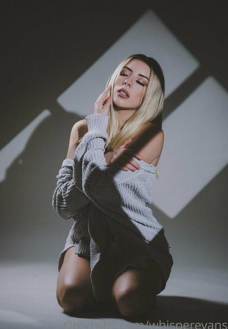 Whisper Evans porn model pic