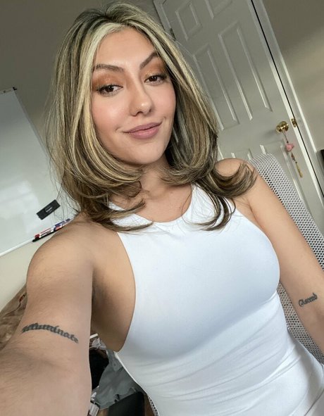 Drkarts_ perfect model gallery