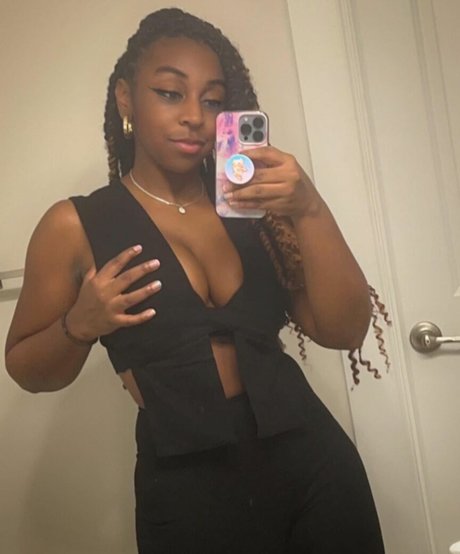 JazzyGunz erotic pornstar pics