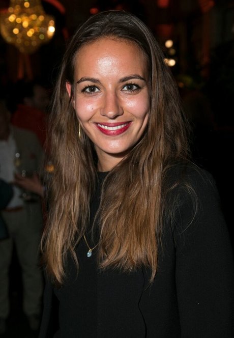 Antonia Desplat star perfect images