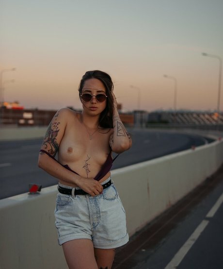 Pretty Mary nudes actress pic