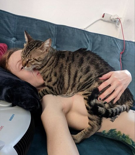 Infy Snow pornstar pretty photo