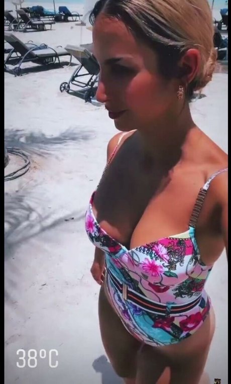 Sila Sahin beautiful model photo