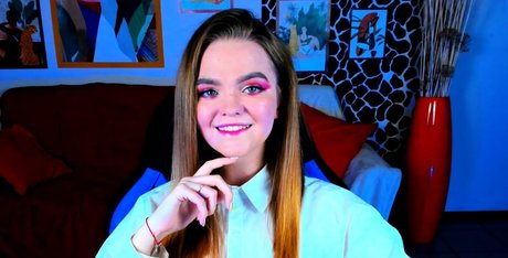 Lindawoodsy model exclusive image