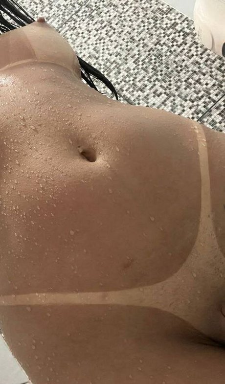 Aline Vitoria pornstar exclusive picture