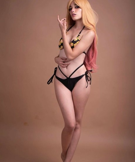 SarahIkiryuin model top photo