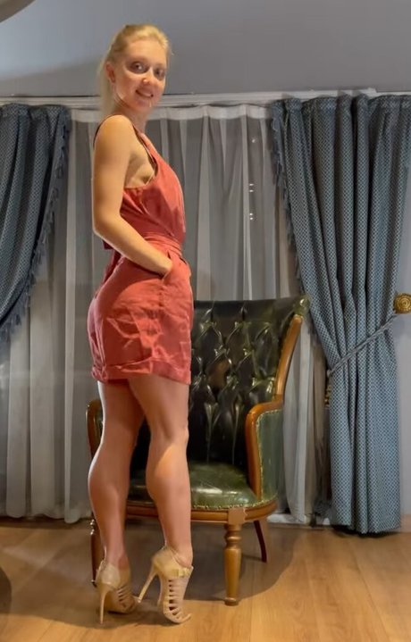 Gloria Legs pornographic model photos