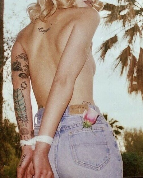 Lil Debbie free pornstar galleries