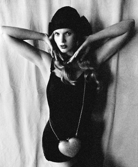 Anne Vyalitsyna naked pornstar image