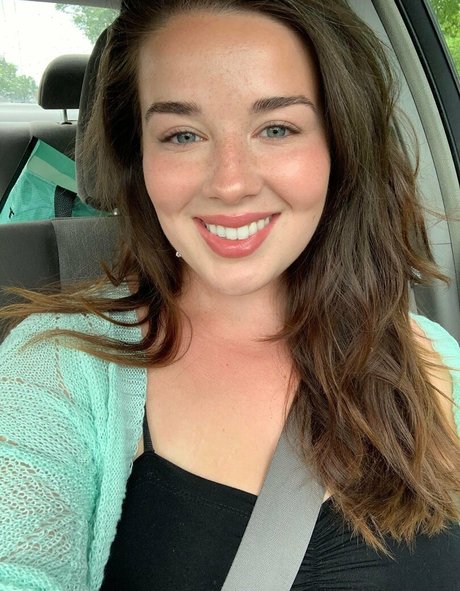 Lettuce2281 beautiful model image