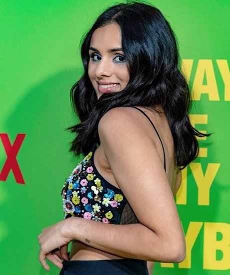 Aparna Brielle free star img