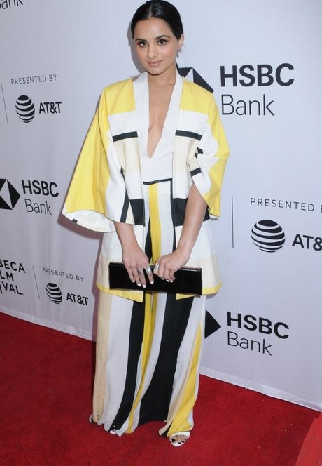 Aparna Brielle erotic model image