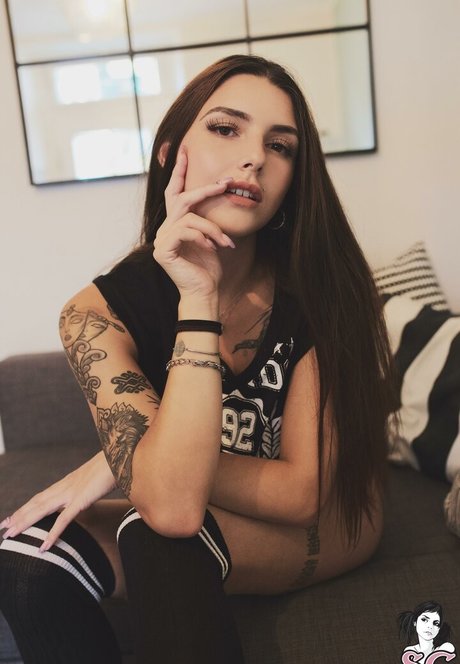 Jjade erotic model pic