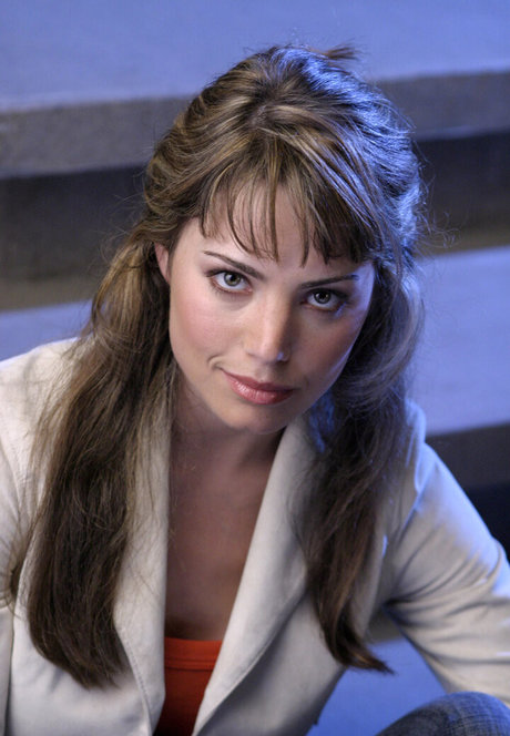 Erica Durance model adult image