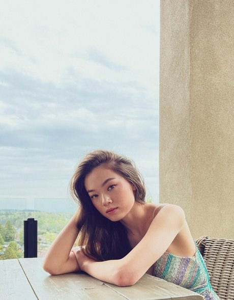 Alexa Loo nude model images