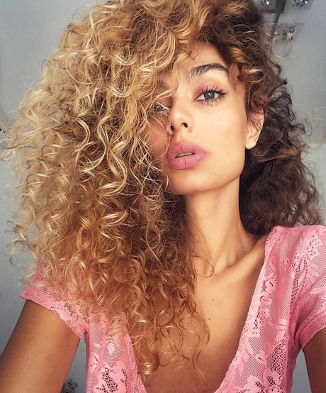 Amanda Chrishell model exclusive picture